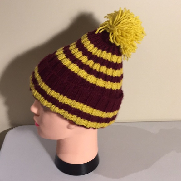 Hand Knit Child’s Winter Hat & 2 Pairs Mittens - Picture 4 of 12